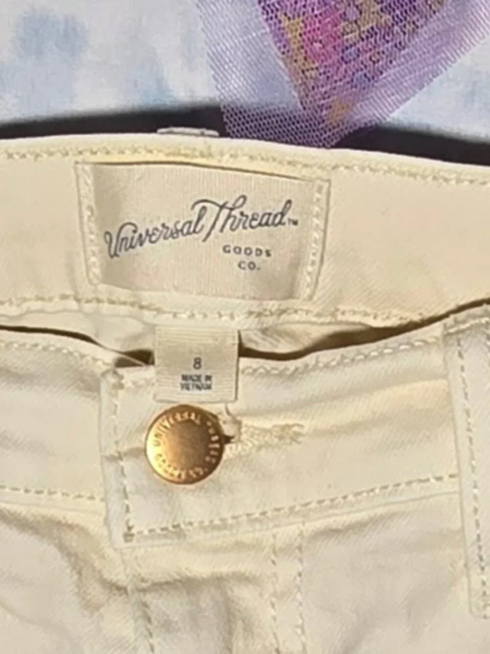 NWOT Universal Thread Size 8 Cream Shorts – Flawless, Never Worn Closet Decor